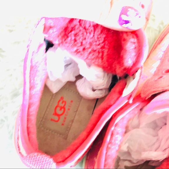 UGG || Laela Sequined Causal Sneaker Shoes - Picture 7 of 7